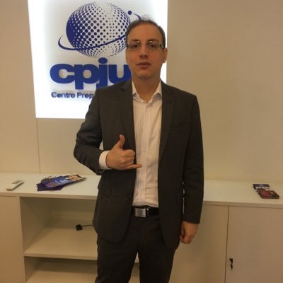 Pós Doutor em Direito Pela Universidade de Coimbra. Mestre e Doutor em Direto pela UFMG. Professor Associado I da UFMG e Professor Adjunto IV da PUC-MG