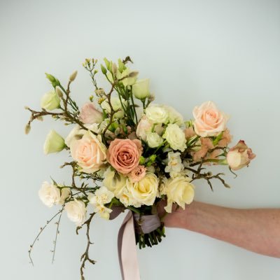 Wiltshire based floral designer and event stylist providing beautiful blooms artfully arranged chrissie@chrissiewiltshireflowers.com 07770875353