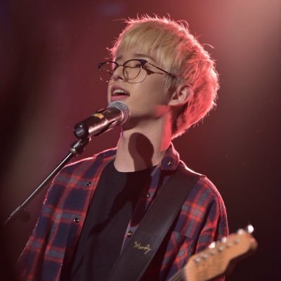 Day 6 Guitarist vocalist [role play JAE ]