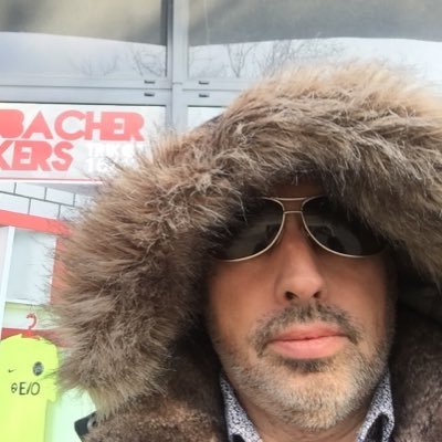 skoehnlein's profile picture. Journalist, Berater, Coach - schreibt nach wie vor sehr gern und viel für diverse Auftraggeber wie @epdmedien, @kicker oder für seinen @lilienblog.