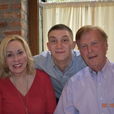 SarahGr27196803's profile picture. All about healthy living. Abstract artist and former teacher/school principal.