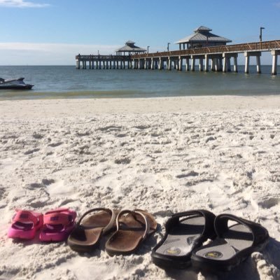 carrieattheend's profile picture. a real woman in a crazy world