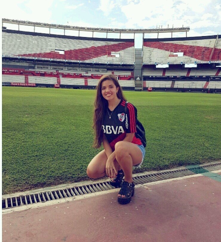εïз
La médica. Futura Cardióloga ❤️‍🩹. Gallina irrecuperable🐔. 
Sonreír como estilo de vida. †