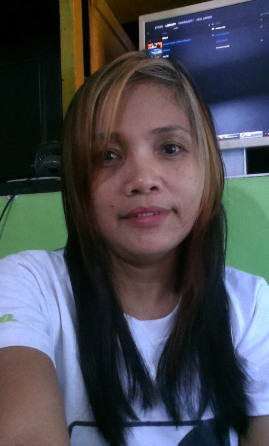 I'm single,independent,friendly, God fearing, and down to earth person .