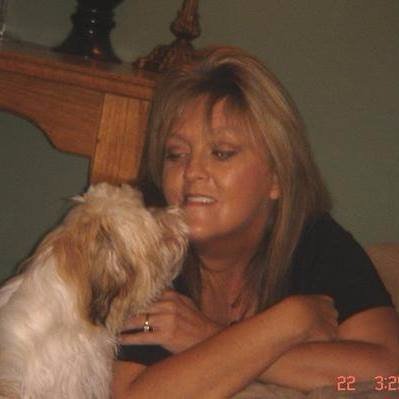 myoldbluechair's profile picture. I love spending time with my family , I enjoy playing in my makeup and skin care ...Love the beach . Love my relationship with God. Enjoy good food and music ღღ