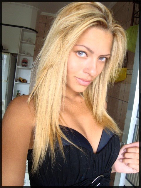 meninadorio's profile picture. Os ventos que as vezes tiram algo que nós amamos, são os mesmos que nos trazem algo que aprendemos a amar!