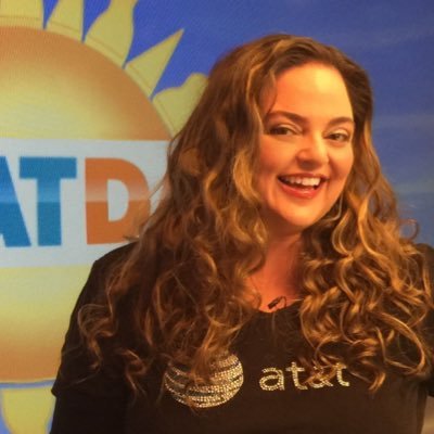 #ATT community manager for the #LosAngeles region bringing you tech & entertainment news on devices, TV, movies, restaurants & more! Tweets are mine. #attclient