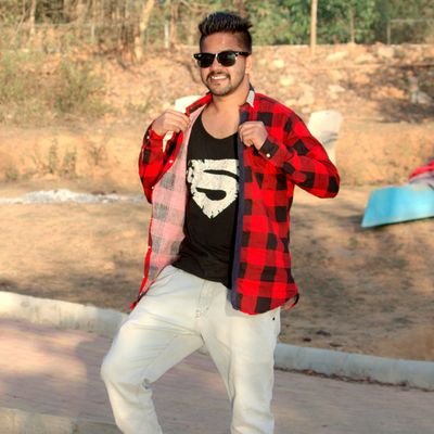 rockingibad's profile picture. AlLwYs SmIlE oN fAcE . . . . . .