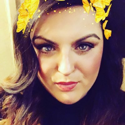 hollyew21's profile picture. 