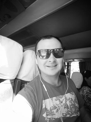 deepinto28's profile picture. 