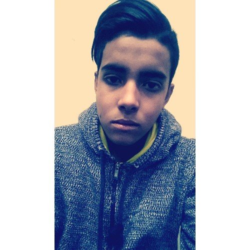 Guitarrista, toco requinto y soy primera voz