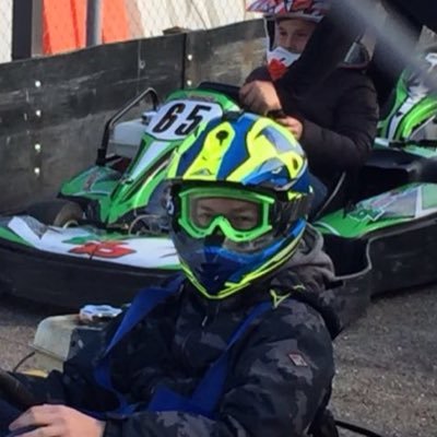 Minecraft and COD player Server: https://t.co/Stv5Os9WYR Follow me on YouTube