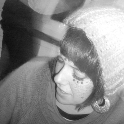 Elizzibuff's profile picture. always learning, always drinking tea.