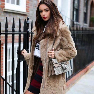Je suis une grande fan de Nabilla❤ 246❤️de Nabilla+2retweet❤ Je l'aime tellement 6❤ de Thomas abonnement de Marie Luce plein de j'aime de rt😍