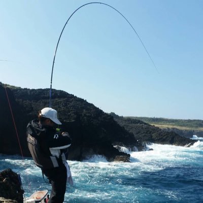 前原高校→沖縄国際大学卒 趣味 釣り&筋トレ