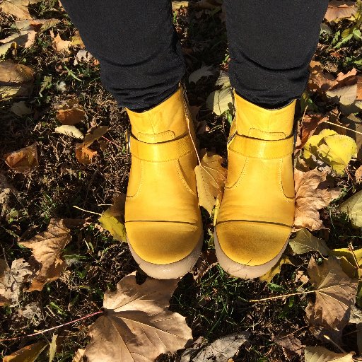 SacocheJaune's profile picture. Amoureuse de l'Humain, de la communication et de l'environnement. Fille du Nord qui s'ennuie des aurores boréales...