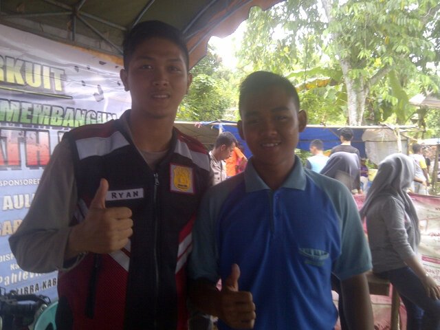 Fb.salviani akhmad BBM 2811E8C1
