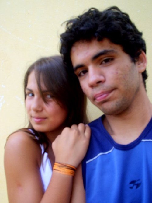 Sou novo no Twitter e espero reduziar as distancias entre nois fãs com os idolos!
