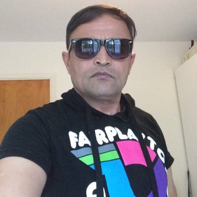 برای انسان ها همون قدر باش که برای تو هستـن بیشتر که باشـی باعث سوء تفاهم میشـه!