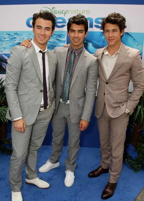 divos_moveonfc's profile picture. 