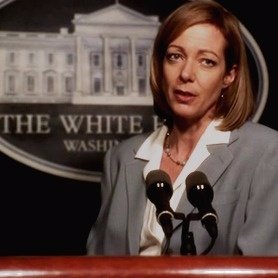 Ex - Secretaria de Prensa de la Casa Blanca. 
Ex - Jefa de Gabinete del Presidente Bartlet.
Universidad de Berkley 
#Política #Comunicación