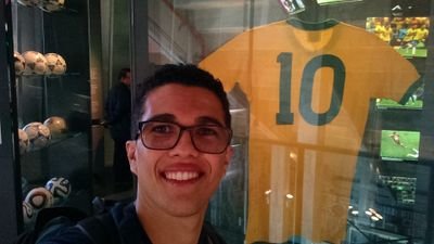 MG
Treinador de Tênis (CBT/ITF);
Treinador Futebol (ATFA);
Treinador n1 TheFA (Inglaterra);
Ed.Física (UFJF);
Esp.Futebol (UFV);
Ciência e Economia (UNIFAL-MG).