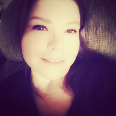 lisacwarren's profile picture. Wife. Mom. Artist.