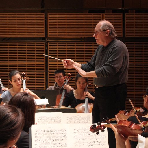 Resident symphony orchestra of @HartHouseUofT, @UofT in Toronto, Canada. Setting aside textbooks and lecture notes to make some music since 1976.