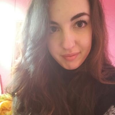 AnnaRacheleCapo's profile picture. Anna, il nome della nonna paterna e Rachele come l’ultima replicante di Blade Runner.
Femminista particante, innamorata del cibo, copywriter. SMM quando serve.