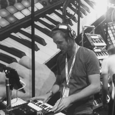 London based dance music DJ and musician
https://t.co/oaaXjXJnY7
https://t.co/7mn5tYEoo0
https://t.co/Bov2U9bJvH