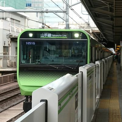 JR東日本の次世代通勤電車E235系の非公式botです。 車両コンセプトは 「お客様、社会とコミュニケーションする車両」です。 制御装置は次世代半導体素子【sic】を採用、オイルフリーコンプレッサをJR東日本で初めて採用し環境に優しい車両になります。