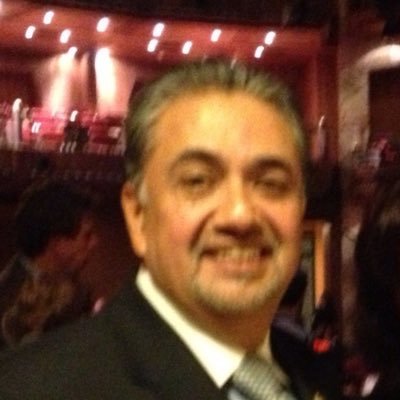 Aficionado a los deportes. Soy puma, raider y laker,Madridista, aguila blanca y por supuesto diablo rojo del Méx y Dodger. ah, por cierto CP de profesión.