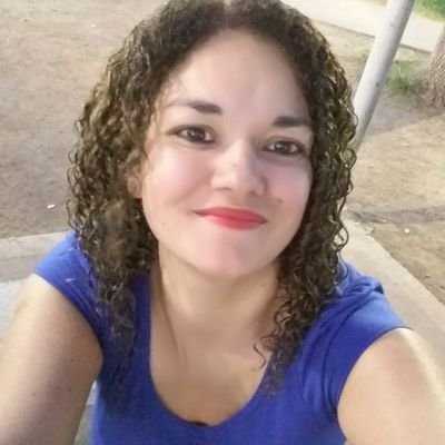 Ama de casa, esposa y con dos hermosos hijos. Amo mi familia. Creo en Dios sobre todas las cosas!