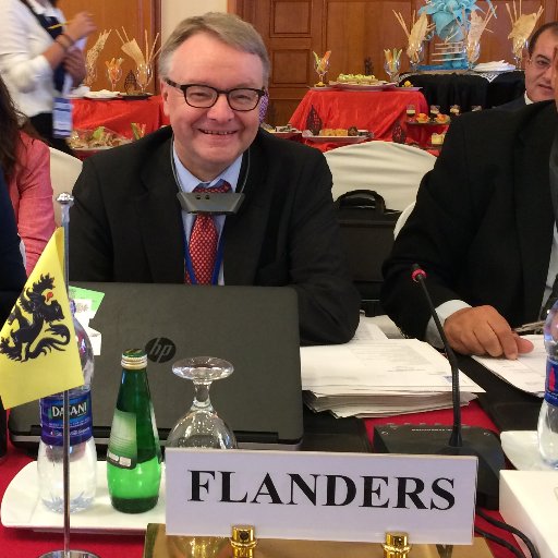 Sinjoor, Bourgondiër, director tourism vice-pres @necstour Football, Sporta, Beerschot, papa², opa, Personal Tweets