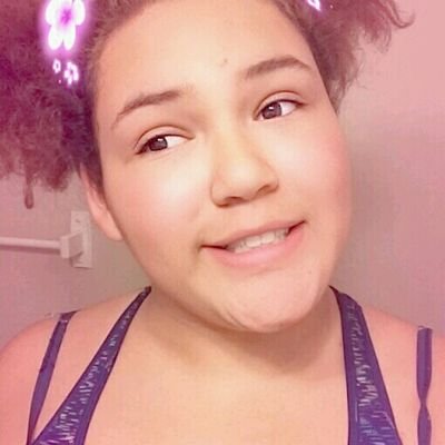 KaylaVeronika's profile picture. I'm a pretty basic emo chick 🦂🕸🕷