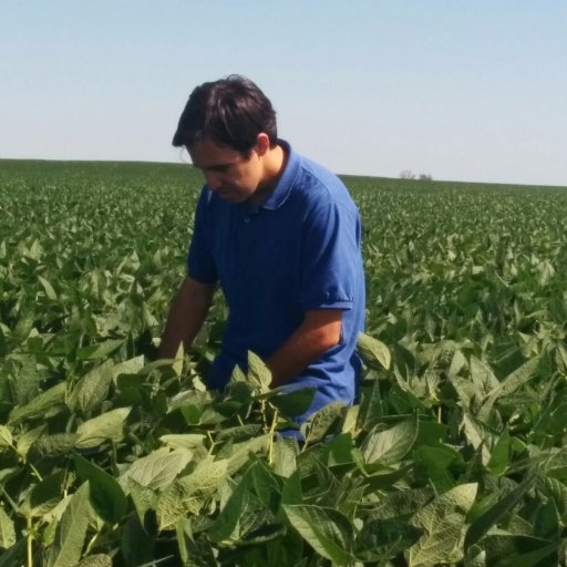 -Ingeniero Agrónomo
-Rt Los Grobo
-Asesor Ag Tech