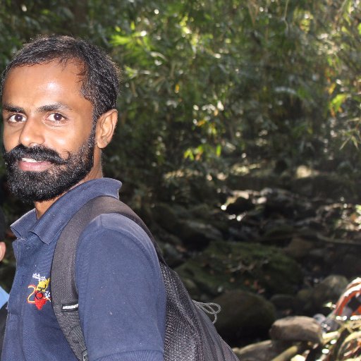 ಹೆಮ್ಮೆಯ ಕನ್ನಡಿಗ..
ನರಕಕ್ಕ್ ಇಳ್ಸಿ ನಾಲ್ಗೆ ಸೀಳ್ಸಿ ಮೂಗ್ನಲ್ ಕನ್ನಡ ಪದ್ವಾಡ್ತೀನಿ...