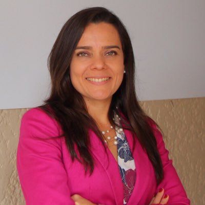 CEO y fundadora de SenecaLab, host de EdUp en Español, Especialista en educación y tecnología, oradora, apasionada por la calidad educación, Madre y esposa