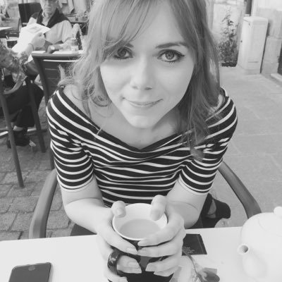 Wasssuuup Twitter?! I’m into HR, fitness, movies, heavy fringes and dinosaurs. 😝 Mental Health advocate 💚