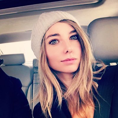 Postcardofparis's profile picture. Northern girl with a french bulldog and a lot of books. Left my heart in Paris. Views are my own.