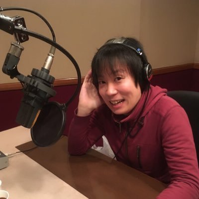 青二プロダクション所属の声優・ナレーターです。