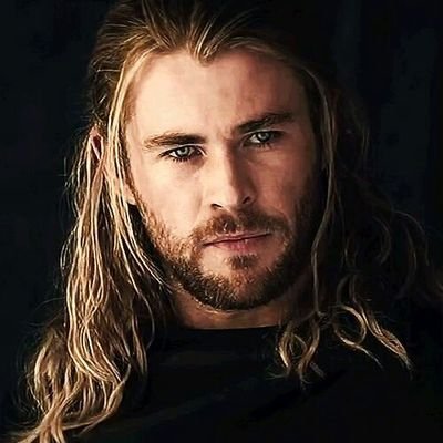 Un vampiro más en el mundo, yo muerdo a cualquiera si no me hablan.
#FreeRol #Gay