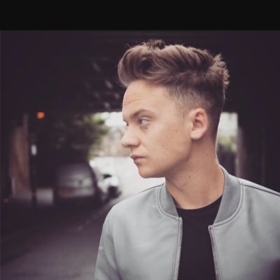 maddiecope7's profile picture. football #77/ (TURN AROUND OPEN YOUR EYES LOOK AT ME NOW -Conor Maynard)