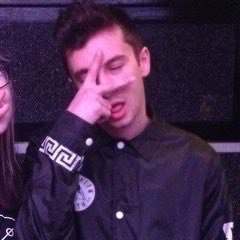 bananabrainsand's profile picture. I want to, I want to be someone else or I'll explode floating upon the surface for the birds, the birds, the birds|анф=анф