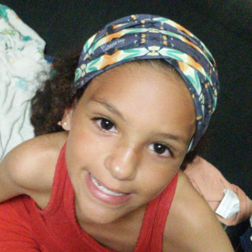 LarahBarata's profile picture. Foi o tempo que você dedicou a sua rosa que a fez tão importante!
Amo minha Família...