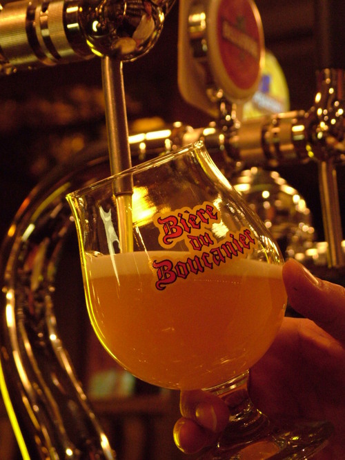 F_est's profile picture. 神保町白山通り２Ｆにあるベルギービールのお店で働いております。
だいたい毎日働いております。

日曜日は定休日です。

ベルギービールのお話やお店の情報を
随時ご紹介します。
完全オフィシャルでもないのでベルギービール以外もあります。
オフィシャルはJinbocho_Frigo。