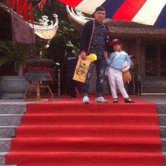 robynshung's profile picture. 