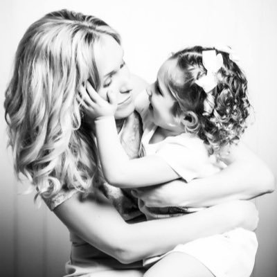 Proud Mummy to a beautiful little girl, Qualified HPS, Netball player, Coffee addict, Rugby lover #Wales ❤️