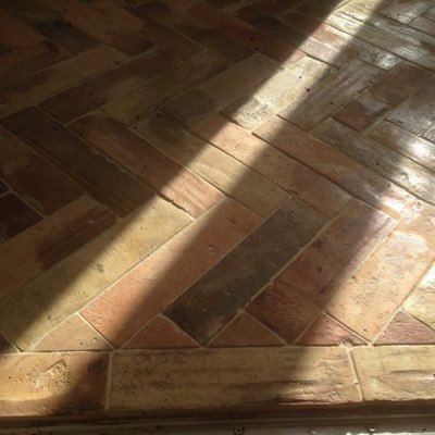Porceramic LTD Are Wall and Floor tiling contractors covering London and the home counties serving the residential and commercial sectors. Based in Herts&Essex