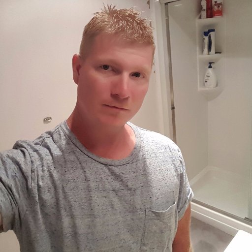 Largefrosty2012's profile picture. 